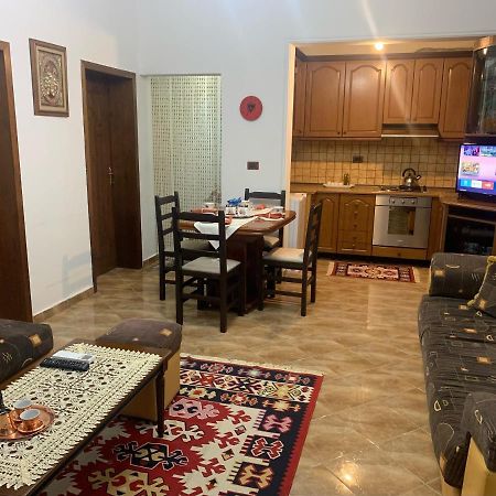 Vila Demaj! Free Parking بيرات المظهر الخارجي الصورة