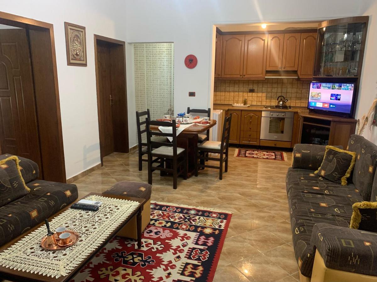 Vila Demaj! Free Parking بيرات المظهر الخارجي الصورة
